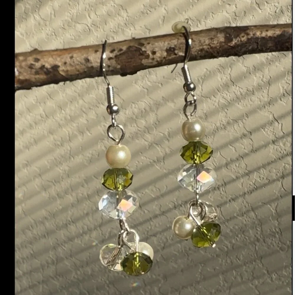 Handmade Sterling Silver Earrings W/ Freshwater Pearls & Green Multifaceted Crys - Picture 3 of 15